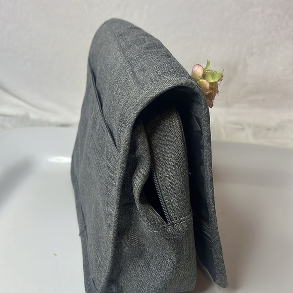 HANGING TRAVEL BAG W/Rose & Rhinestone Detail - Picture 9 of 11